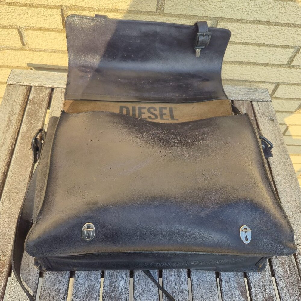 Vintage Diesel Italian Leather Messenger Bag, Retro Flap Closure & Logo Detail - Picture 10 of 13